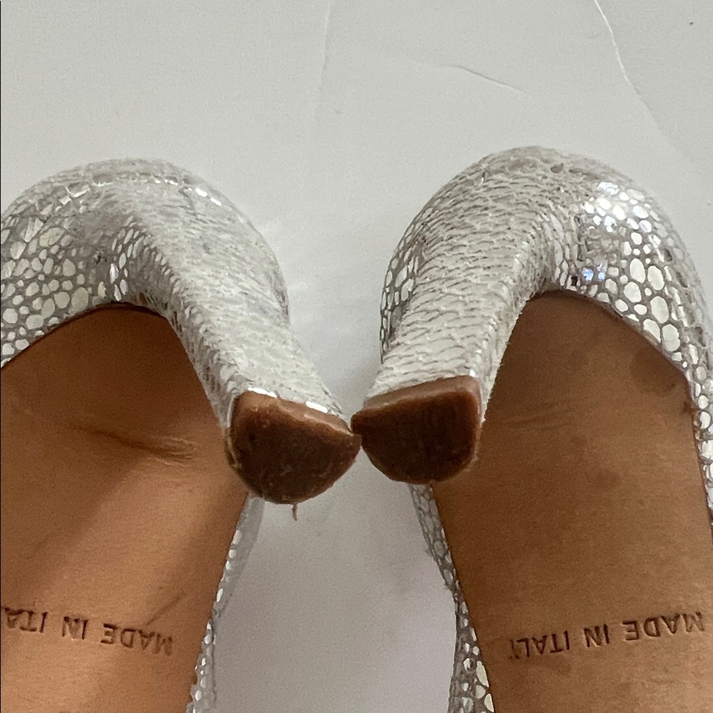 Kate Spade Lara  Cracked Silver Peep-Toe‎ High Heels Size 7.5 B 
Made in Italy - Picture 12 of 12